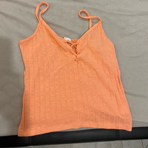 Tops - Picture 2 of 16